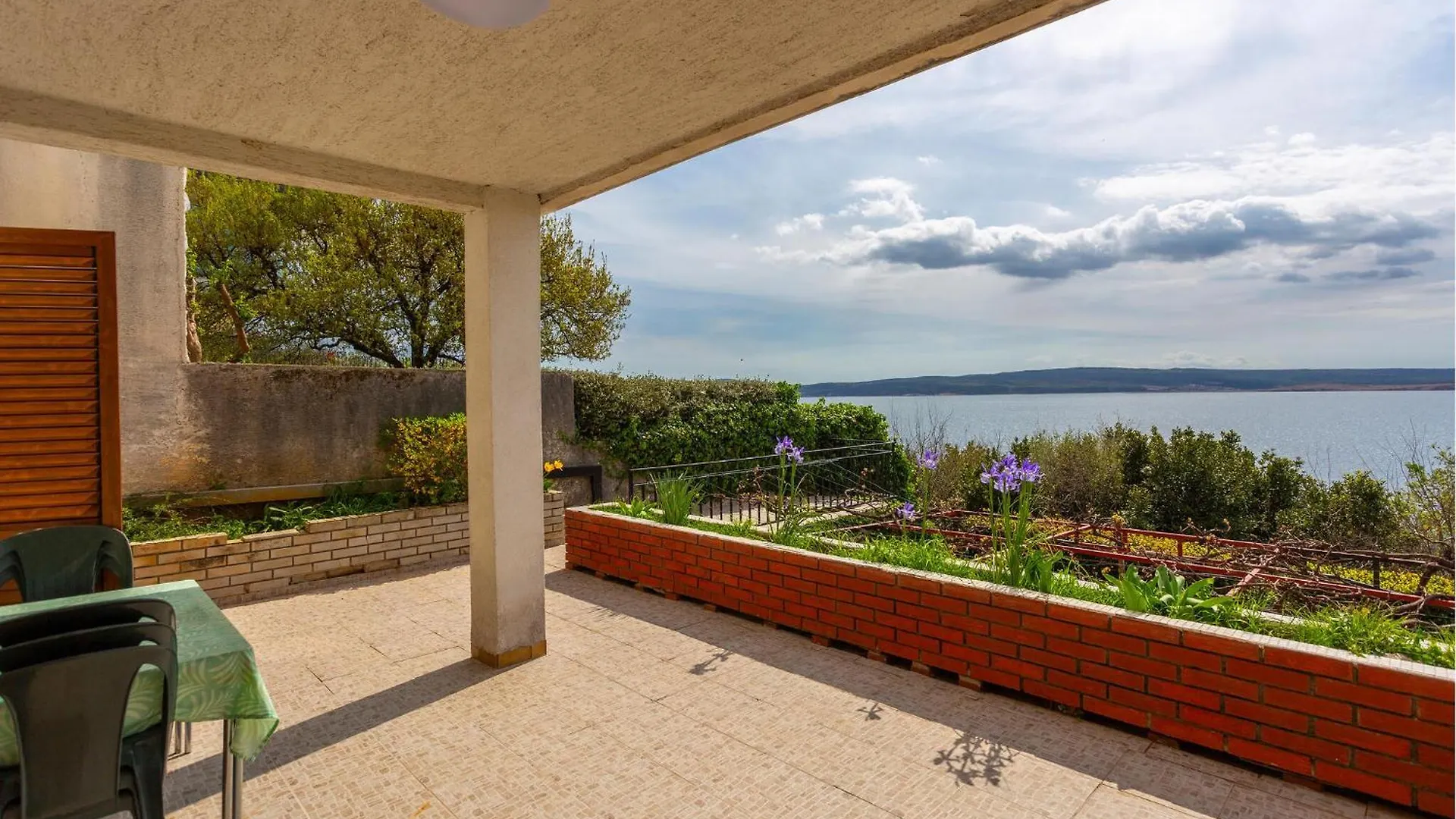 2 Bedroom Amazing Apartment In Dramalj