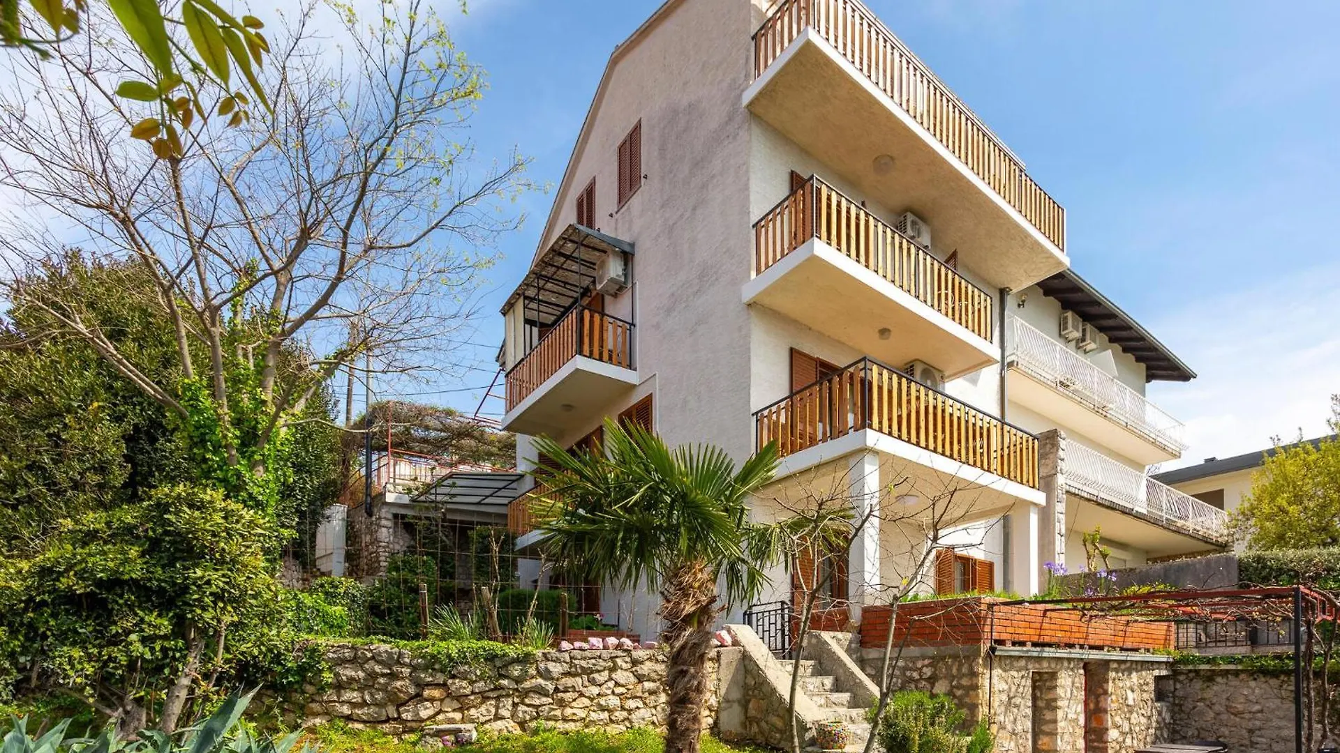2 Bedroom Amazing Apartment In Dramalj